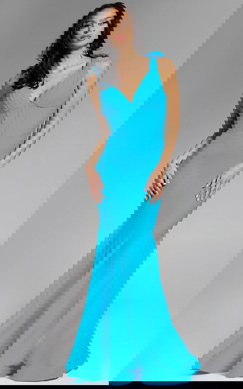 Model wearing Jovani dress D5810-1.