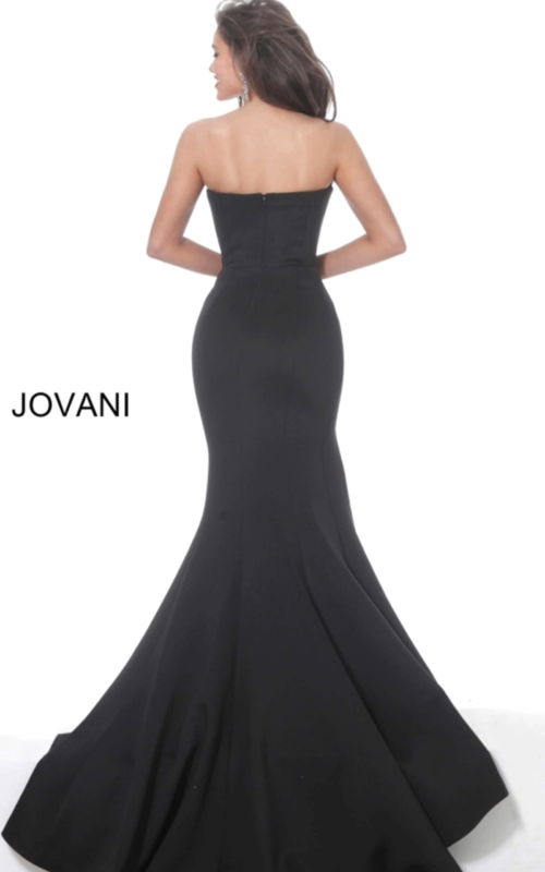Model showcasing back of Jovani 94366 in black.