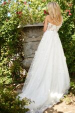 Model wearing One Shoulder Sweetheart Neck Floral Dress JB23918