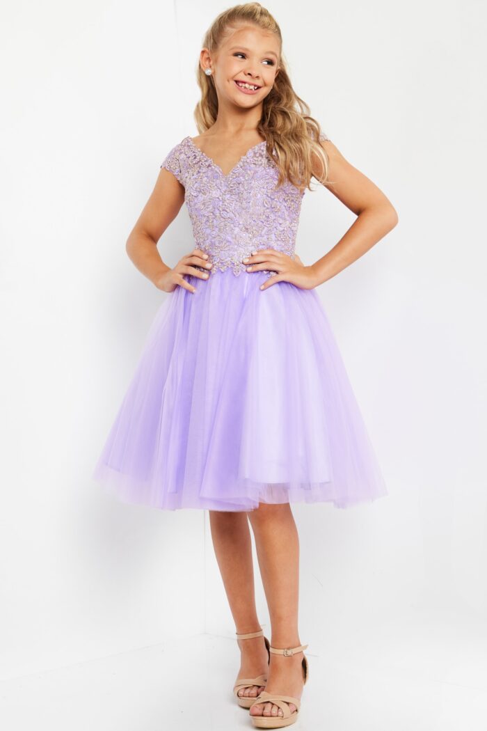 model wearing K04711 lilac A-line dress